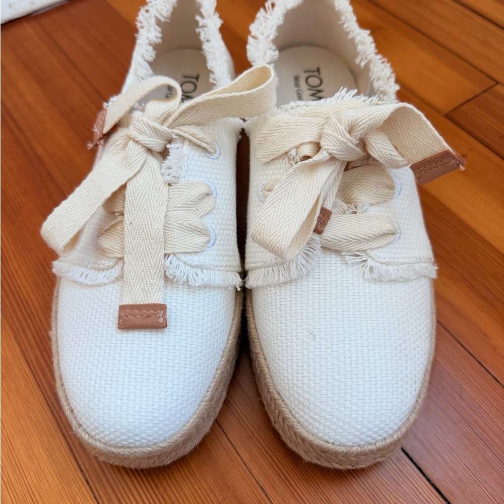 TOMS Carolina Lace-Up Espadrille